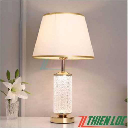 Đèn ngủ để bàn pha lê DNHD037 Đèn ngủ để bàn pha lê DNHD037