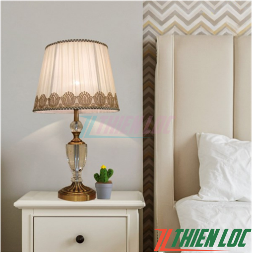 Đèn ngủ để bàn pha lê DNHD038 Đèn ngủ để bàn pha lê DNHD038